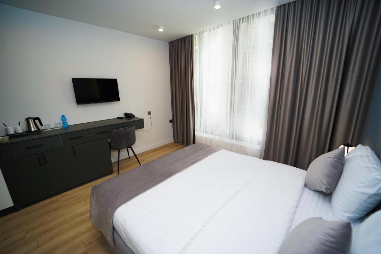 B&M Hotel يريفان المظهر الخارجي الصورة
